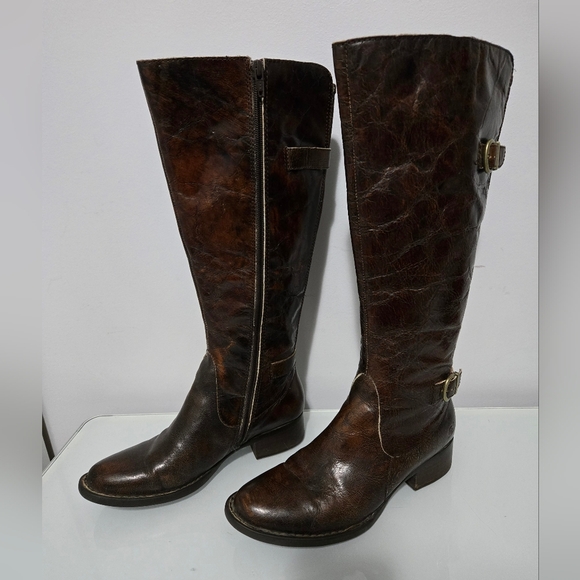 BORN CROWN crinkled brown leather tall boots. Size 6M - Picture 15 of 15